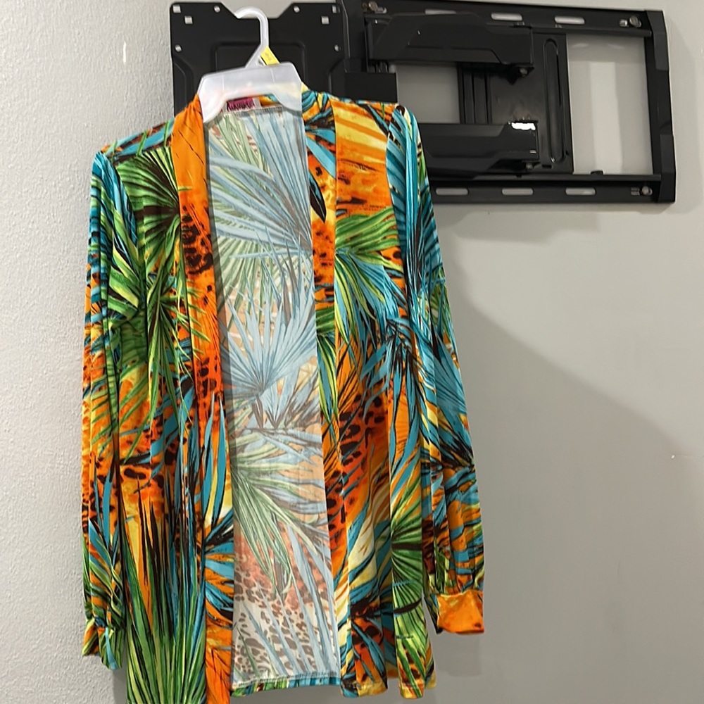 2 pieces set in excellent condition! Short and jacket - Picture 4 of 7